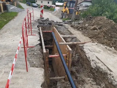 Výstavba vodovodu a kanalizácie Pod Paseka - Hýrovský, Lánov jarok, Okolo ihriska, Za
                            kultúrnym domom,Pod Brabírka